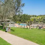 شقة Marina Park With Terrace And Pool #1999